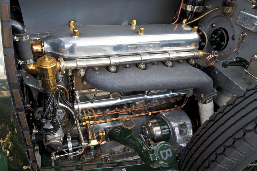 Моторный отсек Bentley 4&frac12;-Litre Le Mans Tourer Replica 1925 года  (фото 21 из 23)